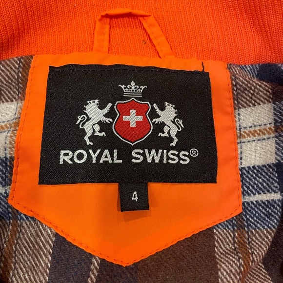Royal Swiss Puffer Vest - Picture 5 of 5